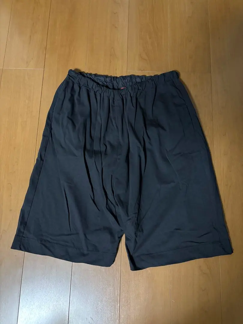 【関税込み】CASEY CASEY ブラック Pli ショートパンツ 関税込み】CASEY CASEY ブラック Pli ショートパンツ (ショート