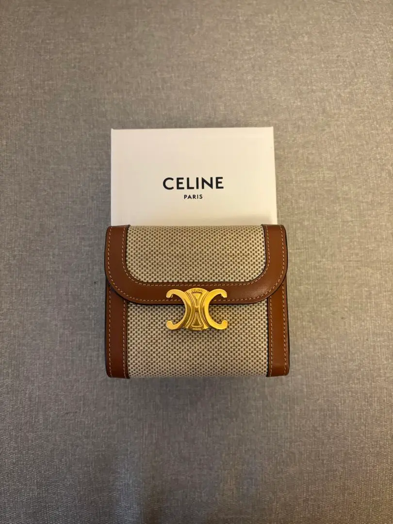 限定値下げ中⭐️【箱あり美品】セリーヌスモールトリオンフウォレット 楽天市場】O 【CELINE】 【セリーヌ】 スモールトリオンフ