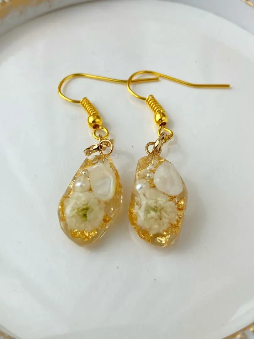 滿天星與天然石耳環 金色×白色 的縮圖