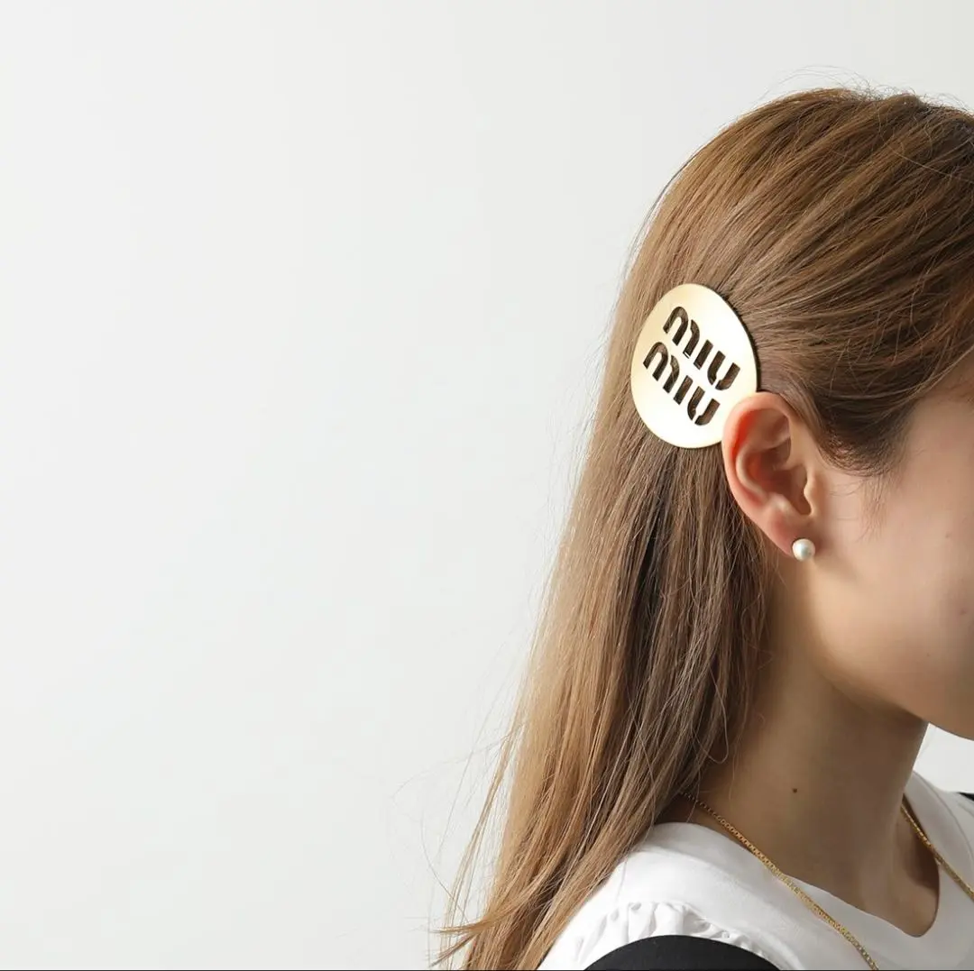 MIUMIU レザー スエード シアリング ヘアクリップ セット MiuMiu】レザーxスエードxシアリング ヘアクリップ セット