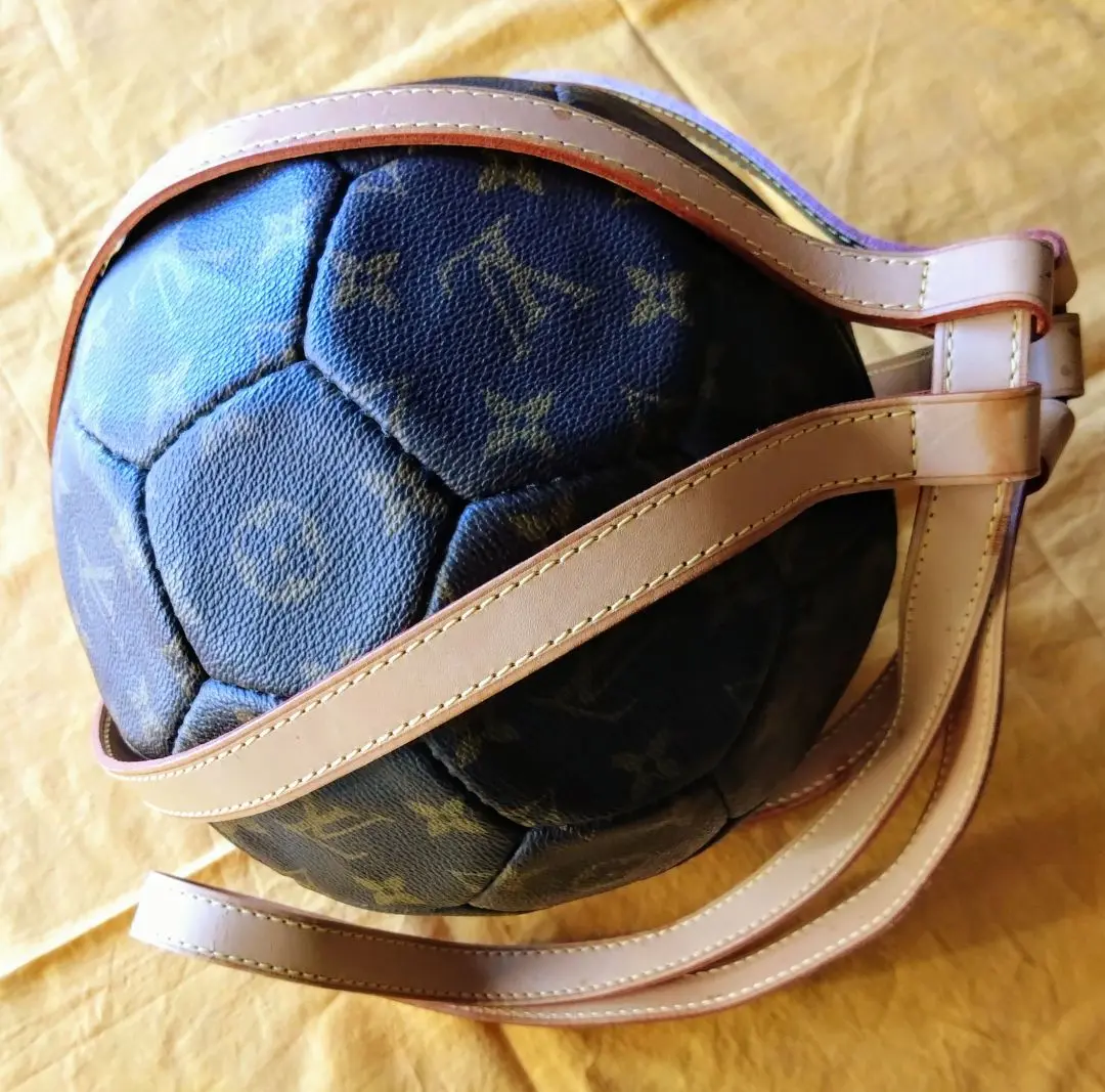 ルイヴィトン サッカーボール FIFAワールドカップ2006 限定 希少品 ルイヴィトン サッカーボール FIFAワールドカップ2006 限定 希少