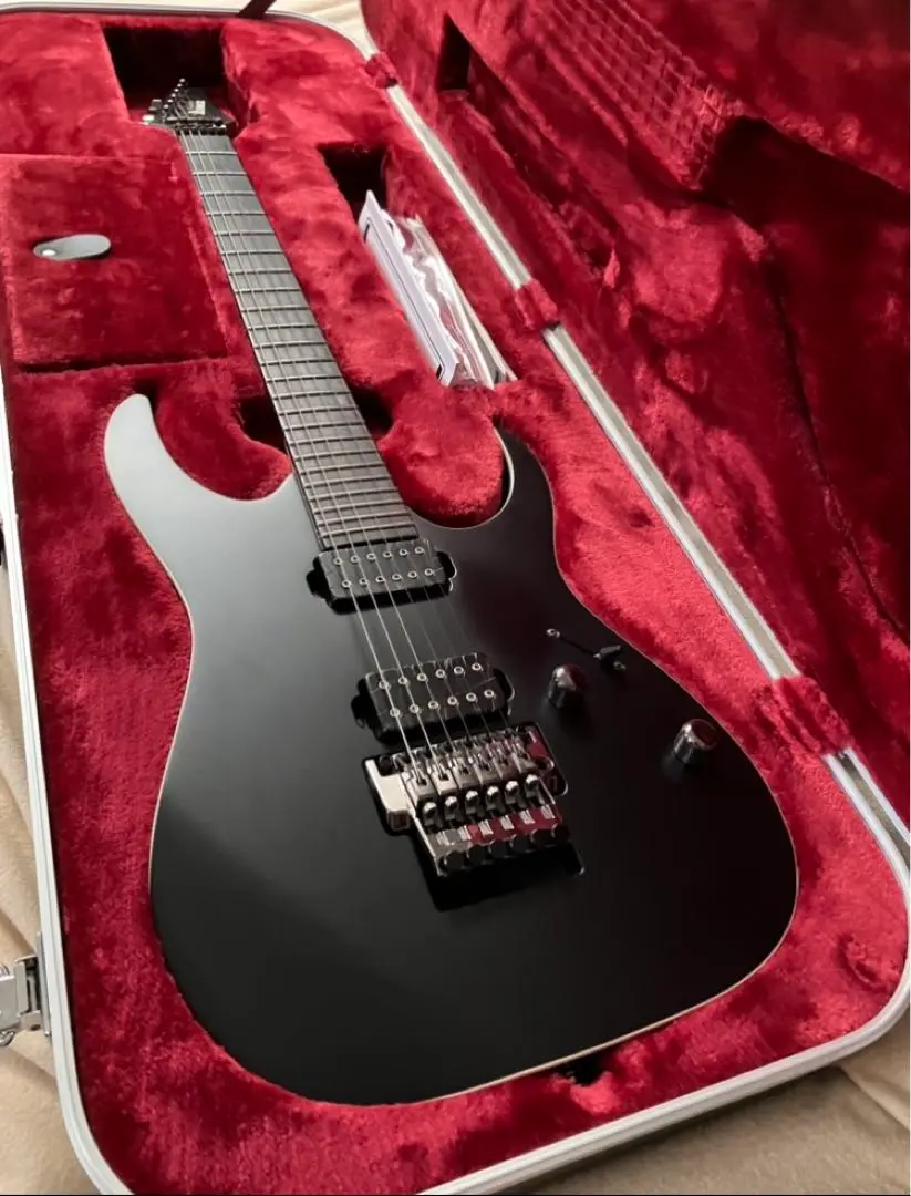 アイバニーズ　プレステージ　プロトタイプ The new SR Prestige basses are getting a lot of attention