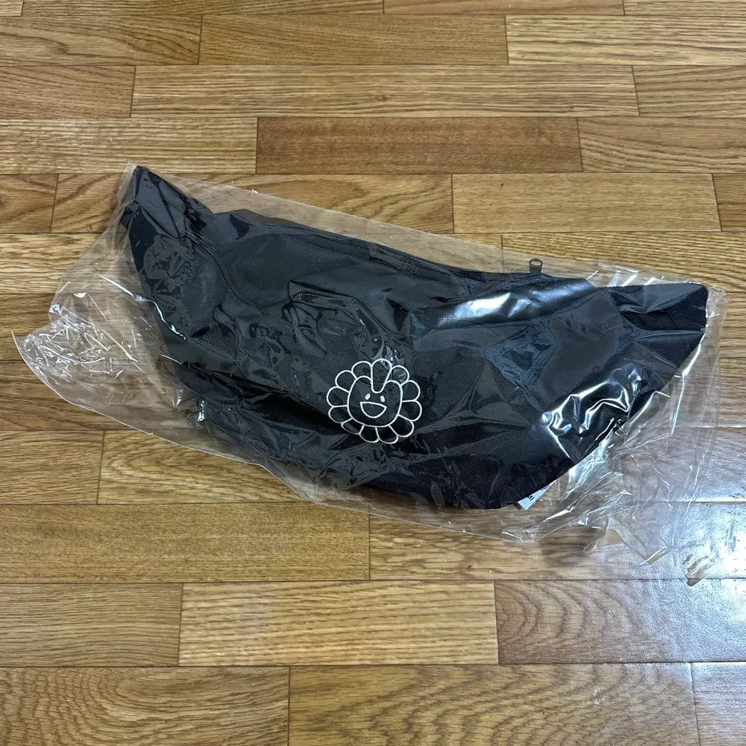 2025年最新】NewJeans×MURAKAMI ライトスティックバッグの人気