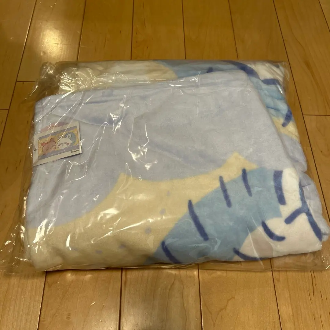 Thumbnail of New Chiikawa Super BIG Mylar Blanket