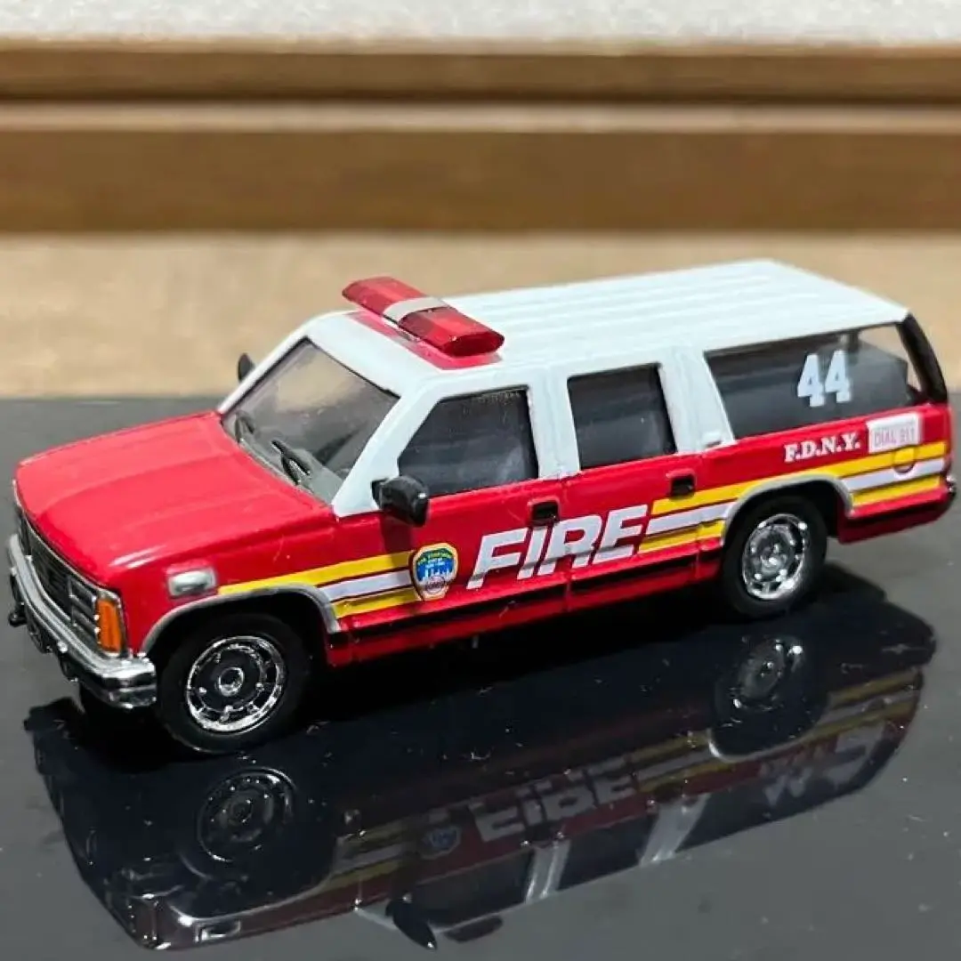未使用 CODE3 AMBULANCE DIE CAST ミニカー Code 3 Kennedy Space Center Fire Rescue Ford E-350 Ambulance