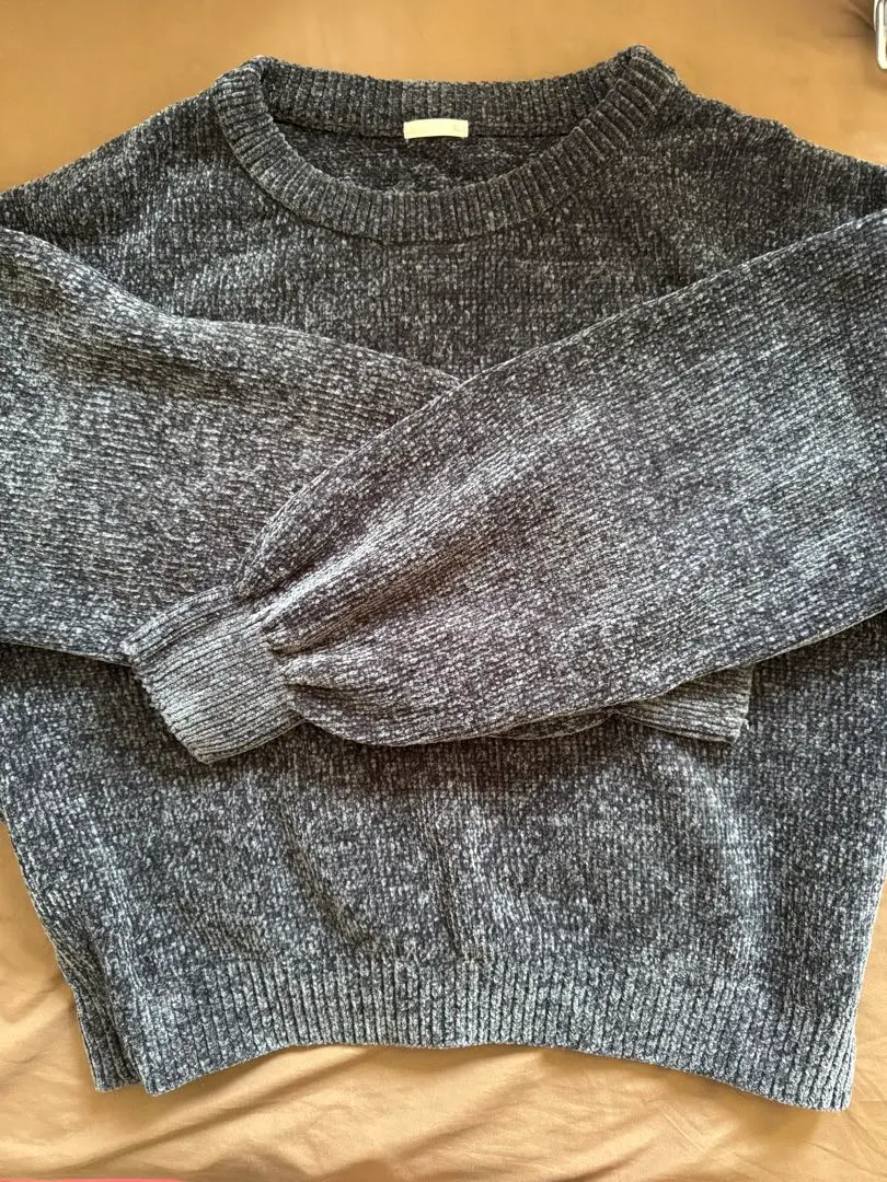 Thumbnail of Gray knit sweater, long sleeves, crew neck
