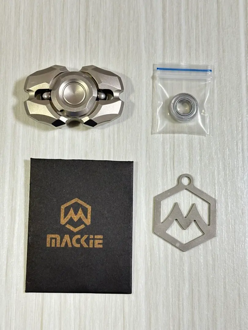 ブランド一覧 | ワールド オンラインストア 2025年最新】#magicsharkの人気アイテム - メルカリ 小物・アクセサリー