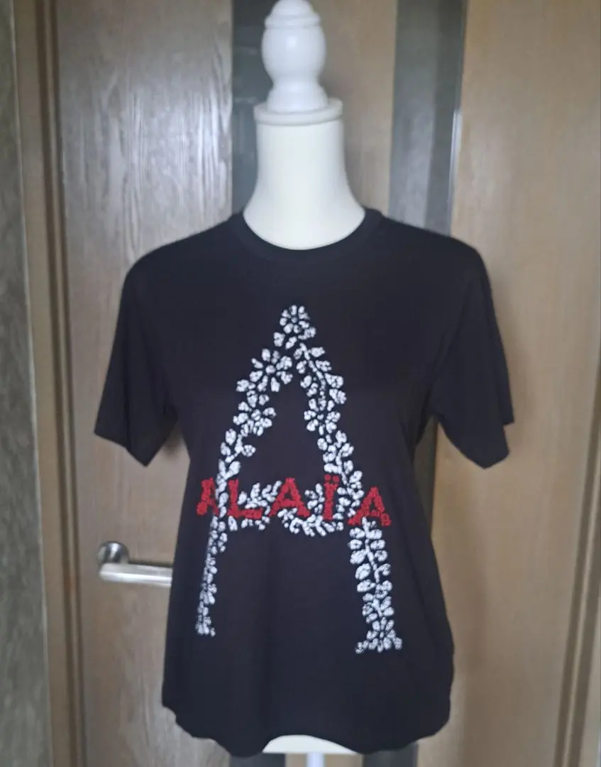 ALAÏA Mini ALAÏA T-shirt in Blanc & Noir | FWRD