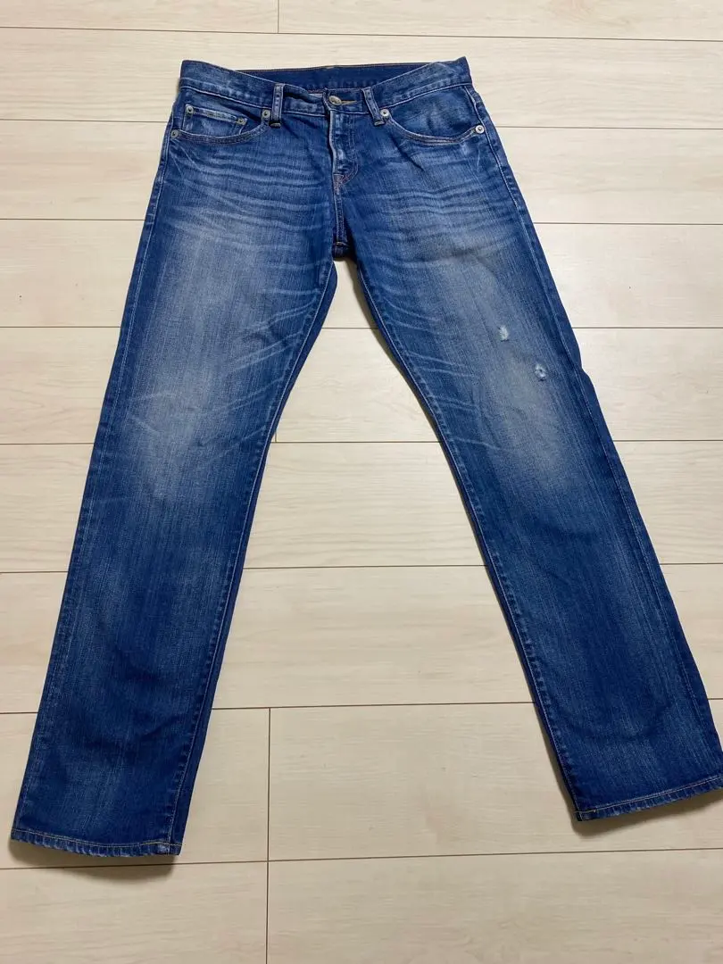 Thumbnail of UNIQLO Damaged Boyfriend Fit Straight Jeans, Blue, Size 26