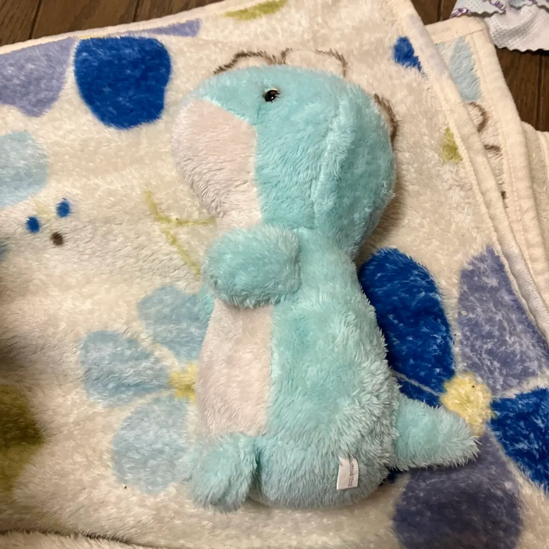 ◆ダイナソー　ダイカットクッション◆ダイソー◆恐竜　ぬいぐるみ　抱きまくら◆ ☆ダイソー 抱き枕ミニ恐竜☆の通販 by カズshop｜ラクマ