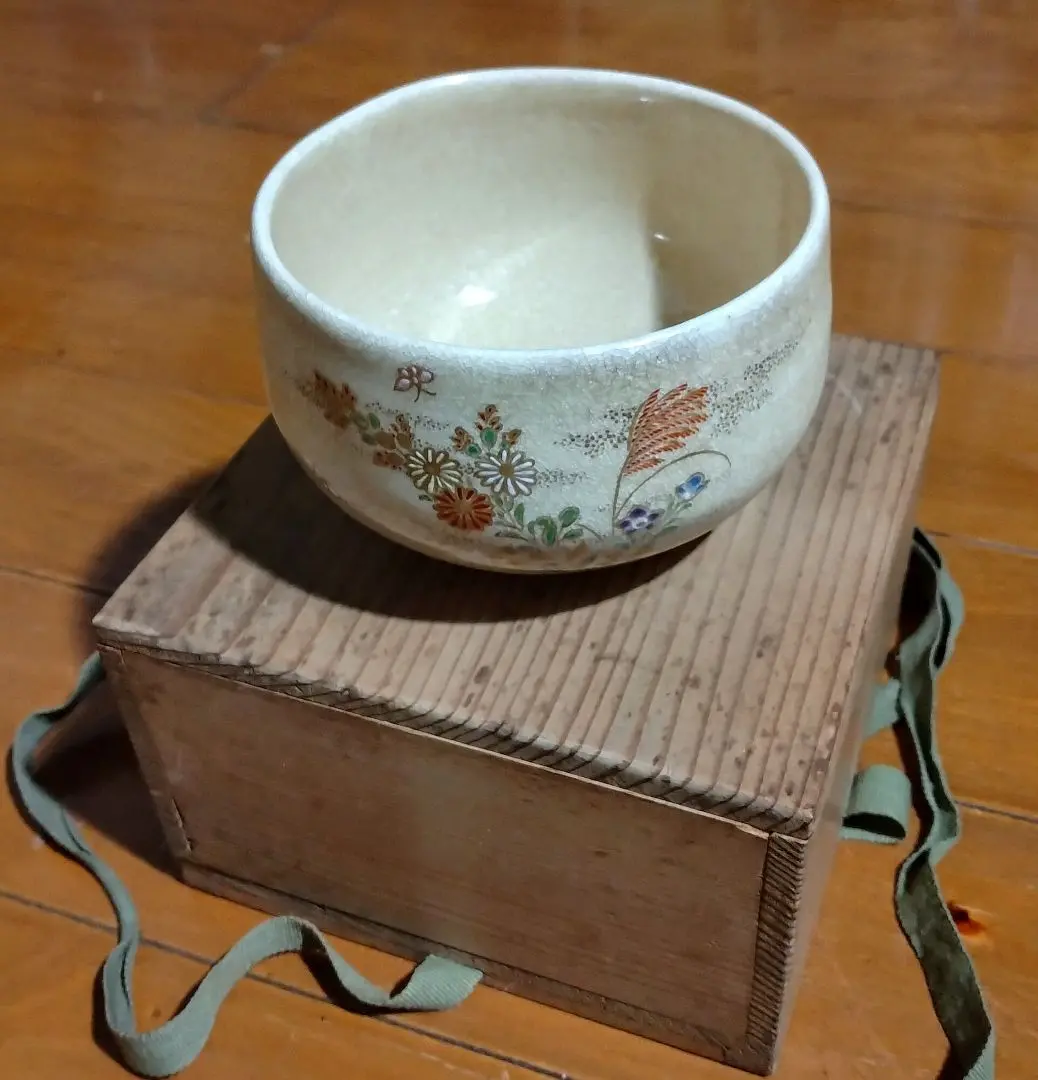 古薩摩　白薩摩　春の絵　花模様　茶碗　茶道具 古薩摩 白薩摩 春の絵 花模様 茶碗 茶道具