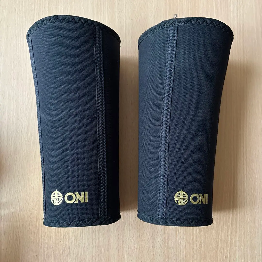S級品 ONI ニースリーブ PRO Lサイズ 鬼プロ 鬼プロニースリーブS級品Lサイズ