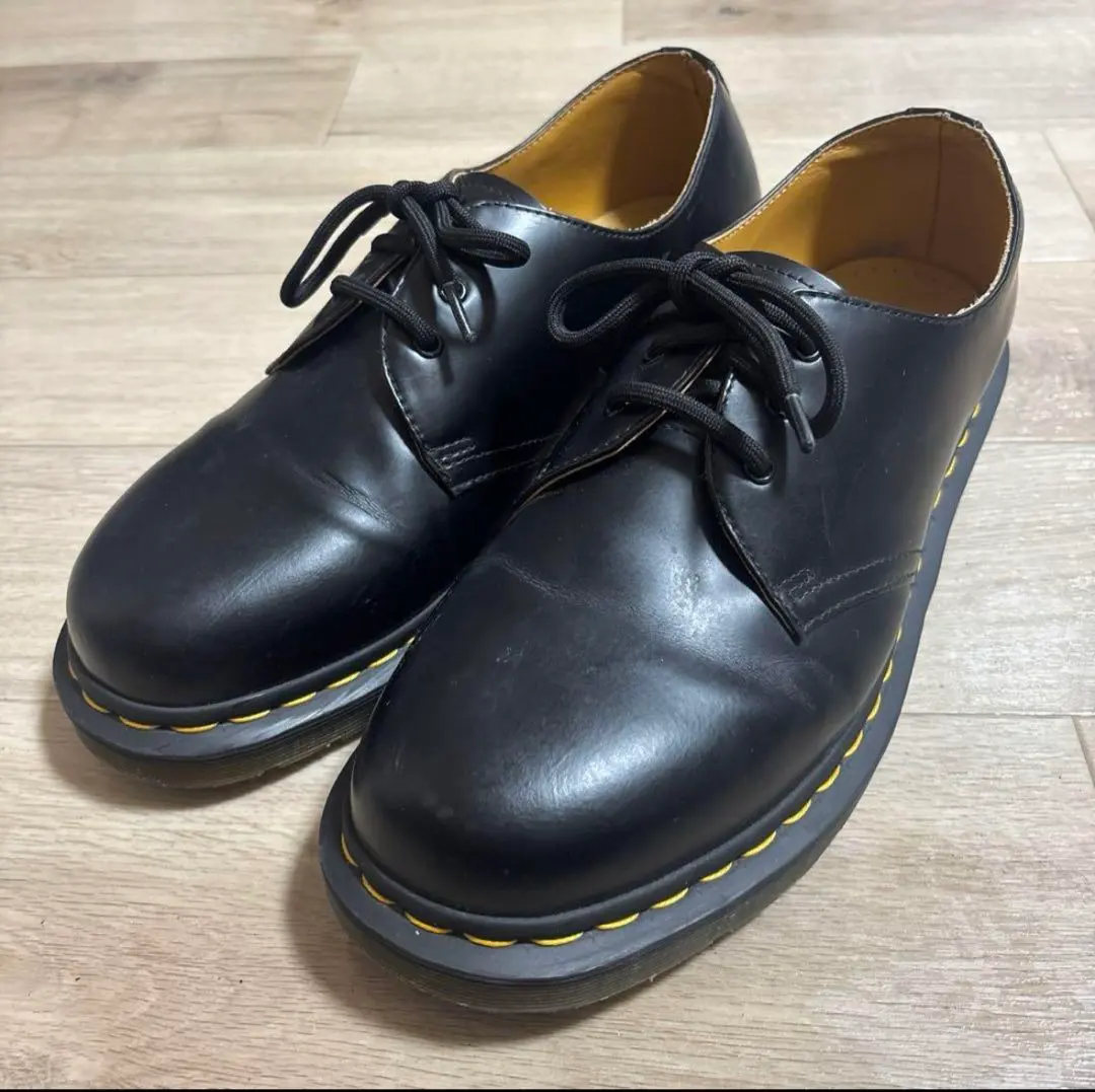 Thumbnail of Black leather dress shoes