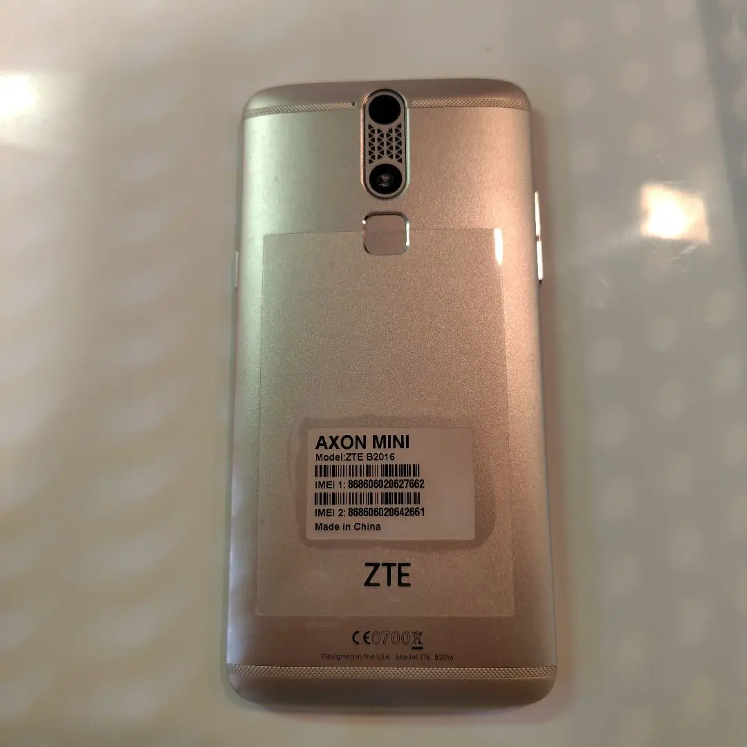 Aランク美品！ZTE★AXON mini B2016 SIMフリーイオンゴールド ZTE AXON mini B2016 イオンゴールド【国内版 SIMフリー】|中古