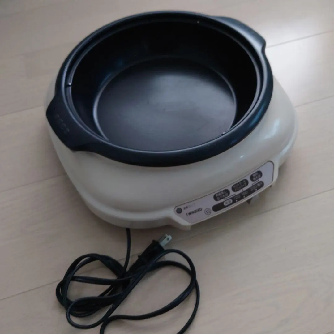 Thumbnail of Electric grill pot