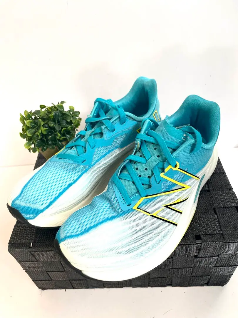 走行1㎞程度。ほぼ新品！new balance フューエルセルレベルv2 26㎝ ニューバランス フューエルセル レベルV2レビュー 厚底最新