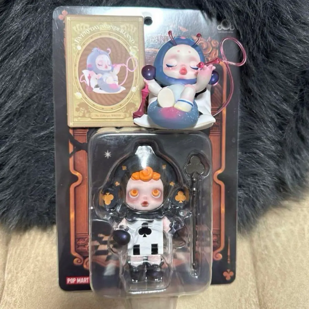 POPMART SKULLPANDA CLUB MAN フィギュア SKULLPANDA Club Man Figurine (Limited to 250 pcs) - POP MART