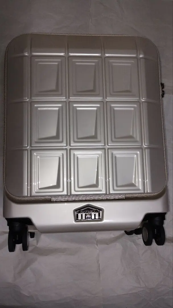 PANTHEON キャリーケース 95リットル シルバー 157cm PANTHEON キャリーケース 95リットル シルバー 157cm - メルカリ