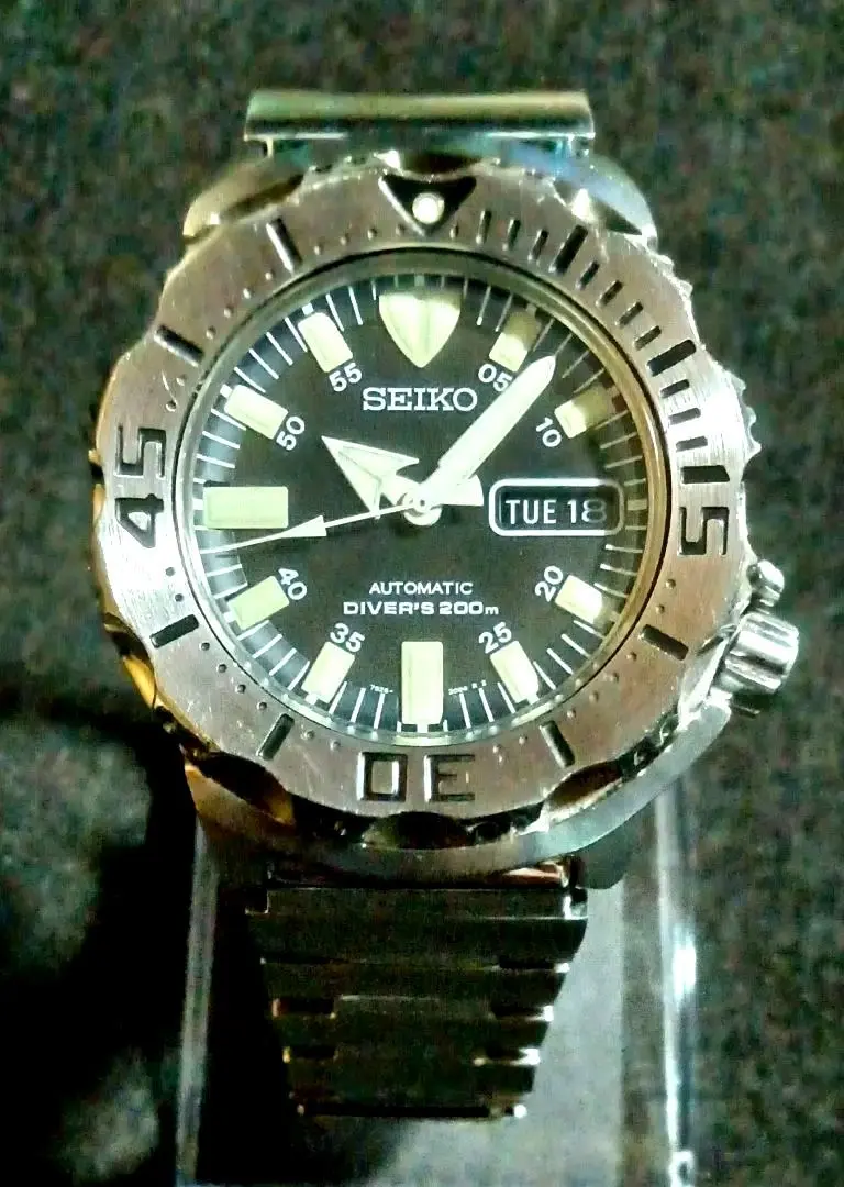 セイコー ブラックモンスター SKX779K 海外モデル 防水200m