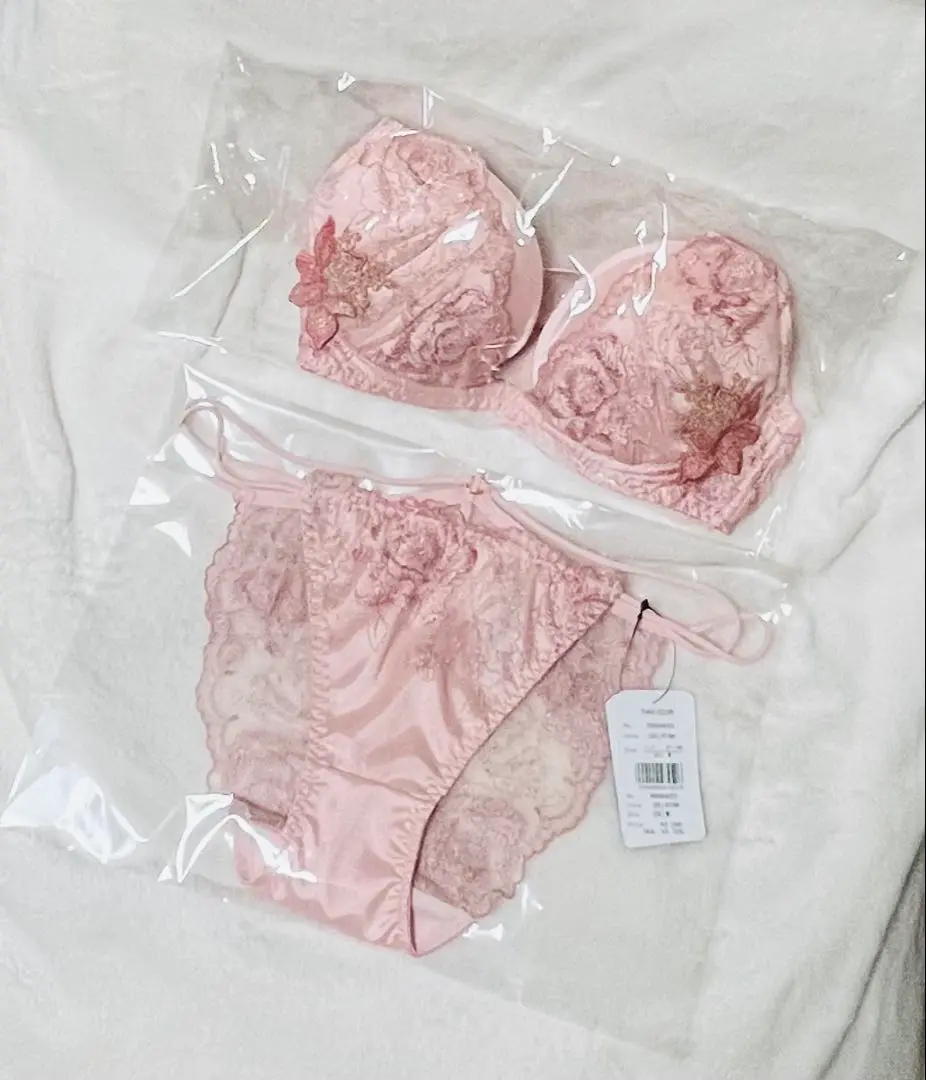 新品タグ付 RAVIJOUR レトロペタル ホットリフトブラ&ショーツセット