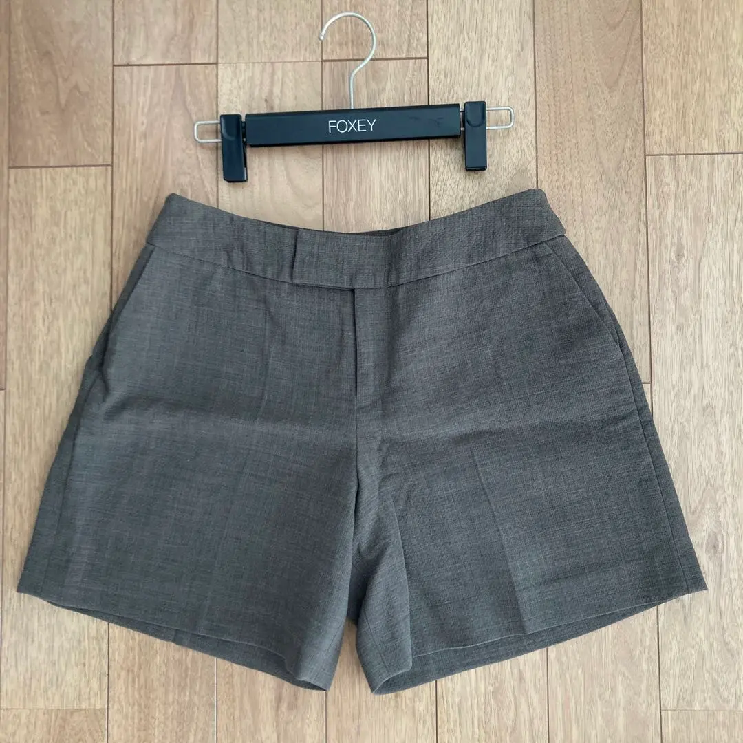 極美品✨FOXEY フォクシー ショートパンツ リネン  麻 38 FOXEYフォクシー リネンセットアップ ノーカラー ショートパンツ