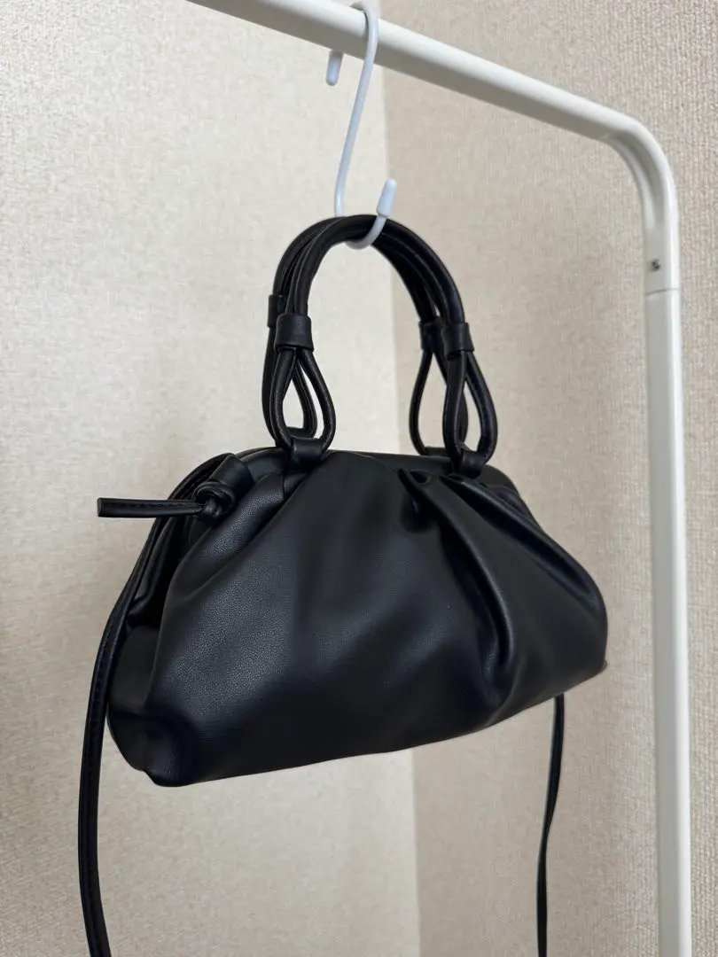 Thumbnail of New: Kiss-lock shoulder bag, synthetic leather, soft, handbag, Korean style, black