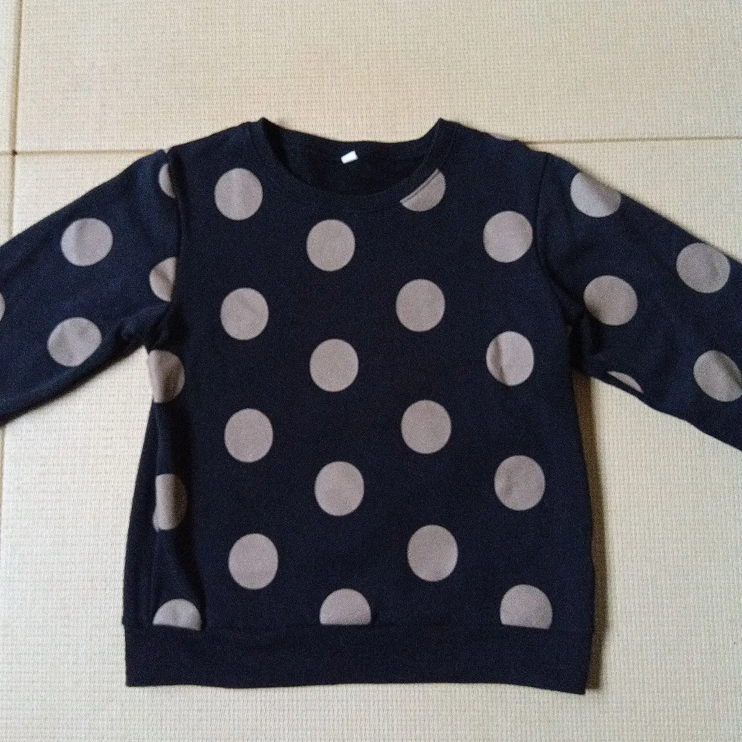 Thumbnail of Dot pattern sweatshirt, size 150, lightly brushed