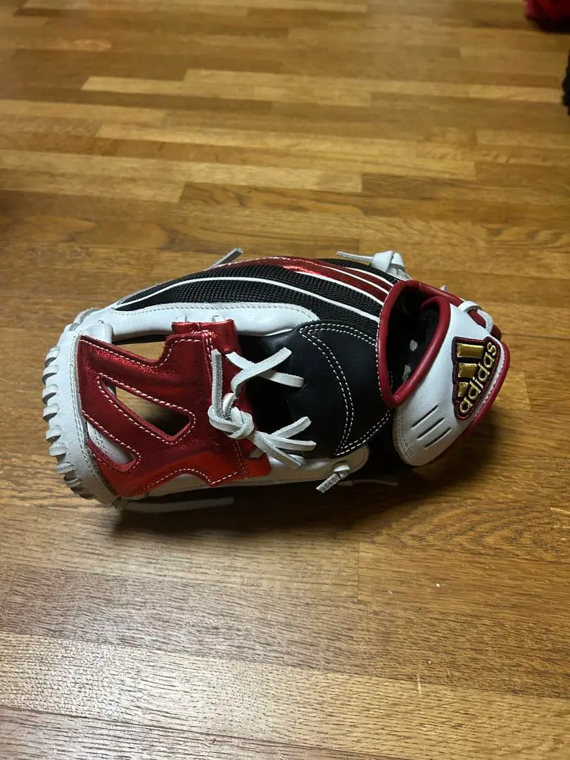 希少✨アディダス 限定カラー ゴールドメタリック 左投げ一般用 軟式グローブ Amazon | adidas(アディダス) 軟式グラブ グローブ 内野手用 II