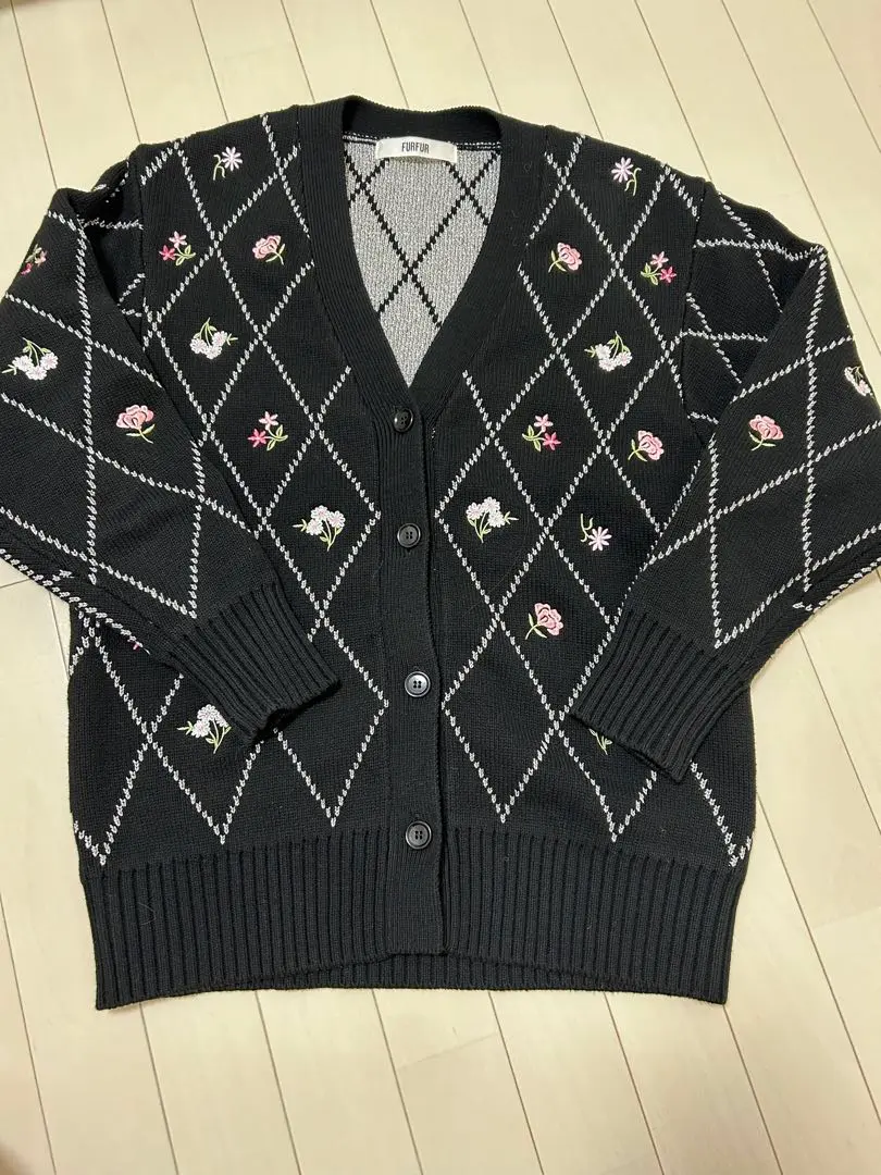 FURFUR（ファーファー）の「フラワー刺繍カーディガン
