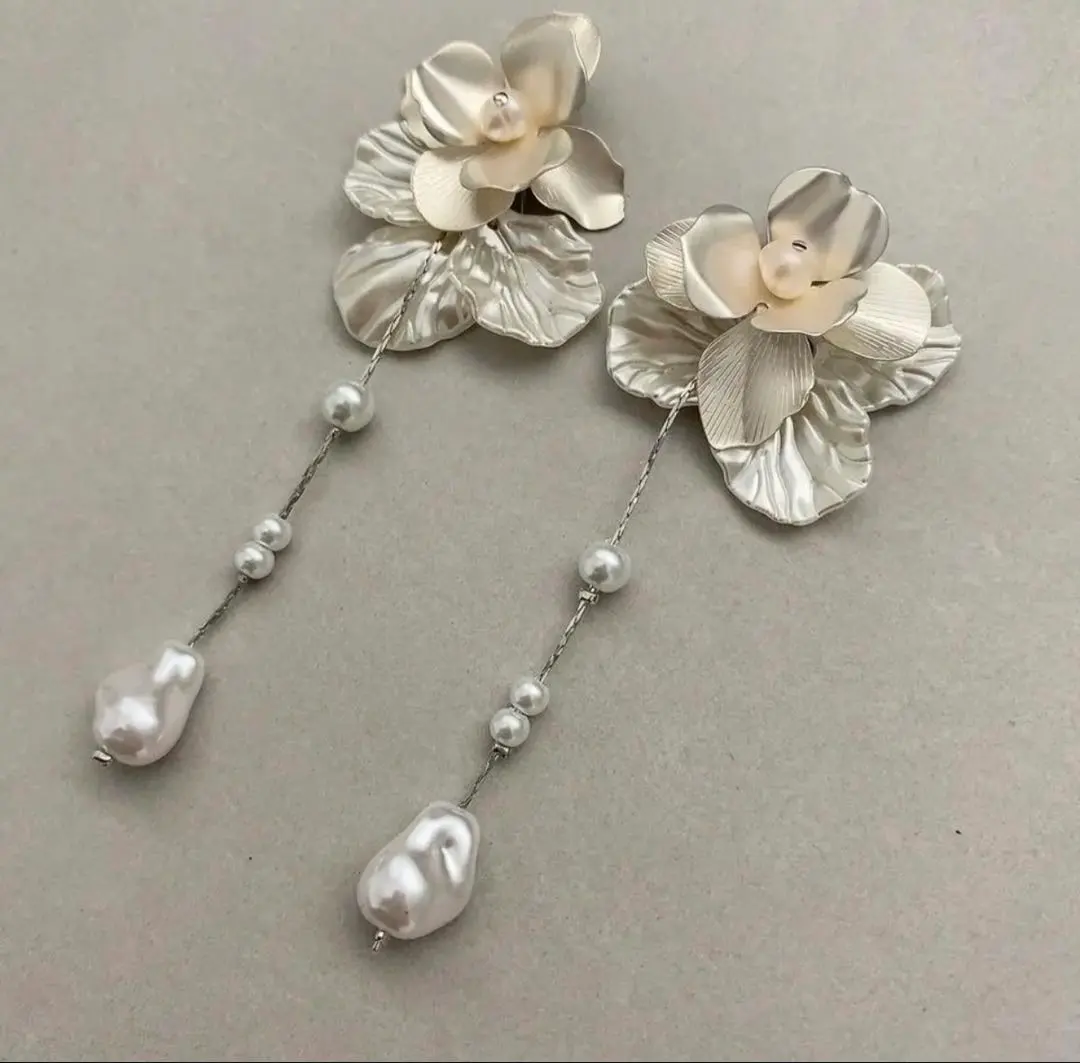 耳環 花 新娘 結婚 銀色 珍珠 的縮圖