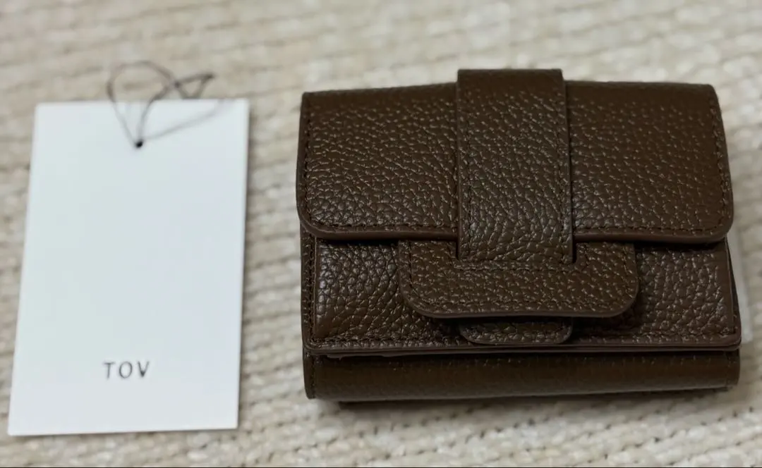 新品未使用品　tov ミニウォレット　三つ折り財布　ブラウン tov 財布 PAONレザーウォレット レディース : ZOZOTOWN