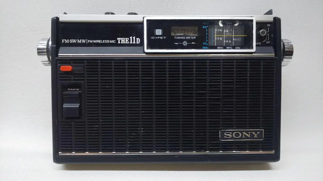 SONY ラジオ　ICF-1100D 動作品　難あり　ACアダプターとケース付き SONY ラジオ ICF-1100D 動作品 難あり ACアダプターとケース付き
