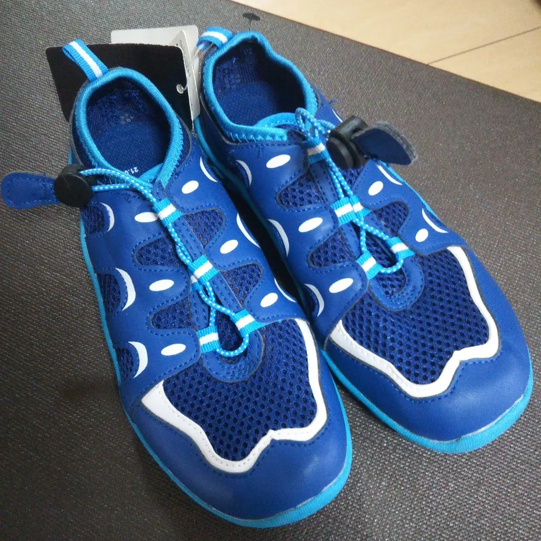 Thumbnail of Marine shoes