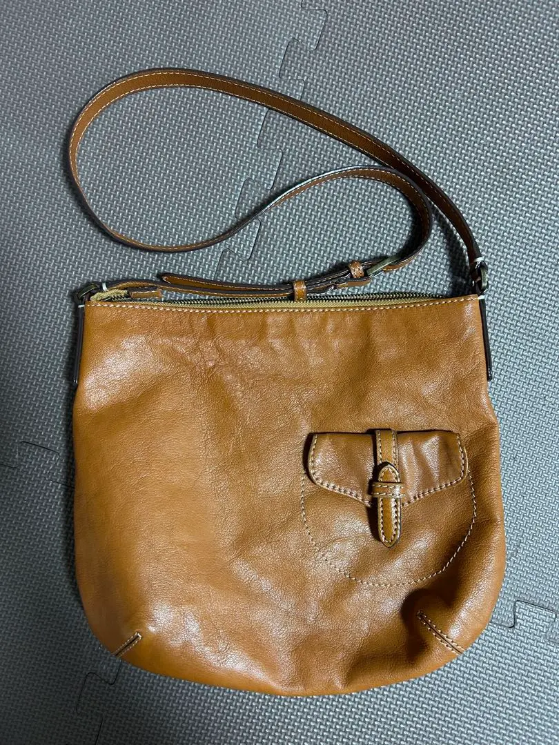 Thumbnail of Dakota leather shoulder bag