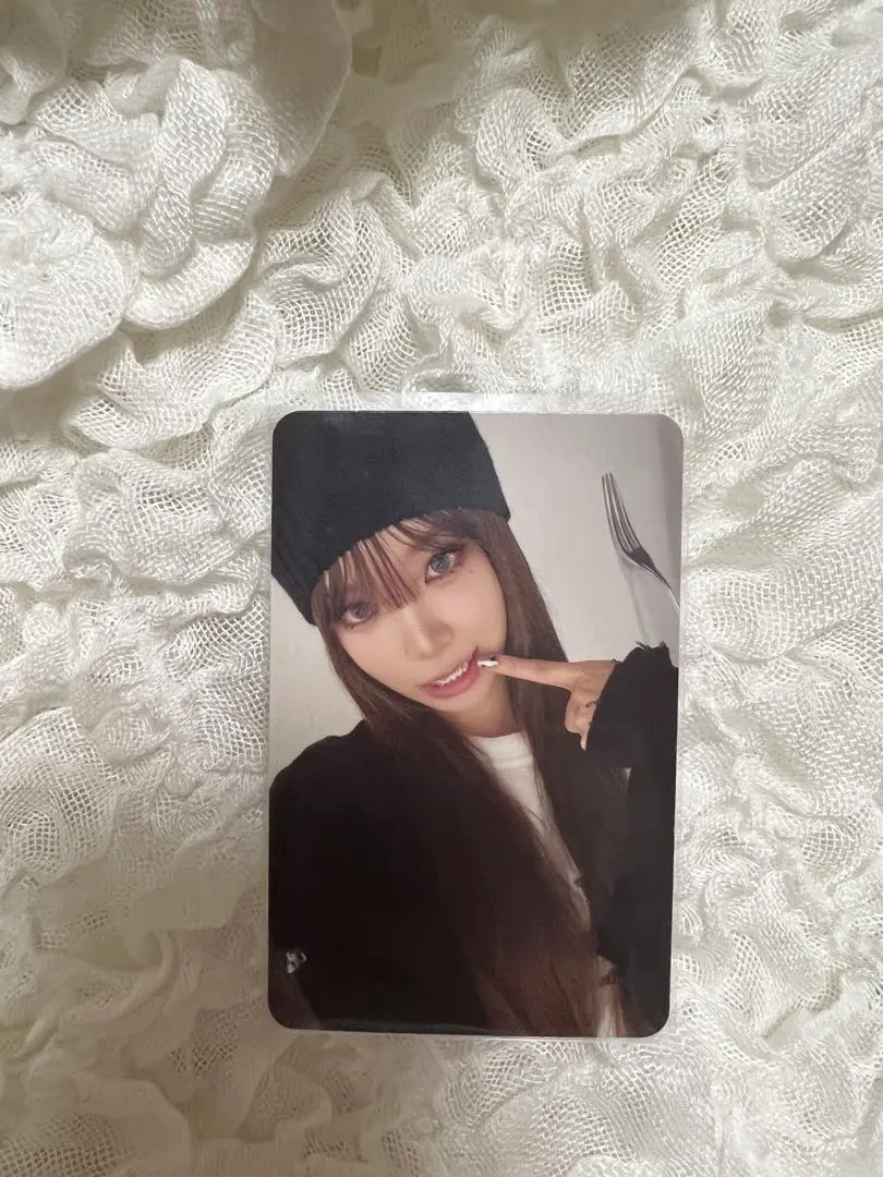 Thumbnail of LE SSERAFIM SPAGHETTI Chaewon