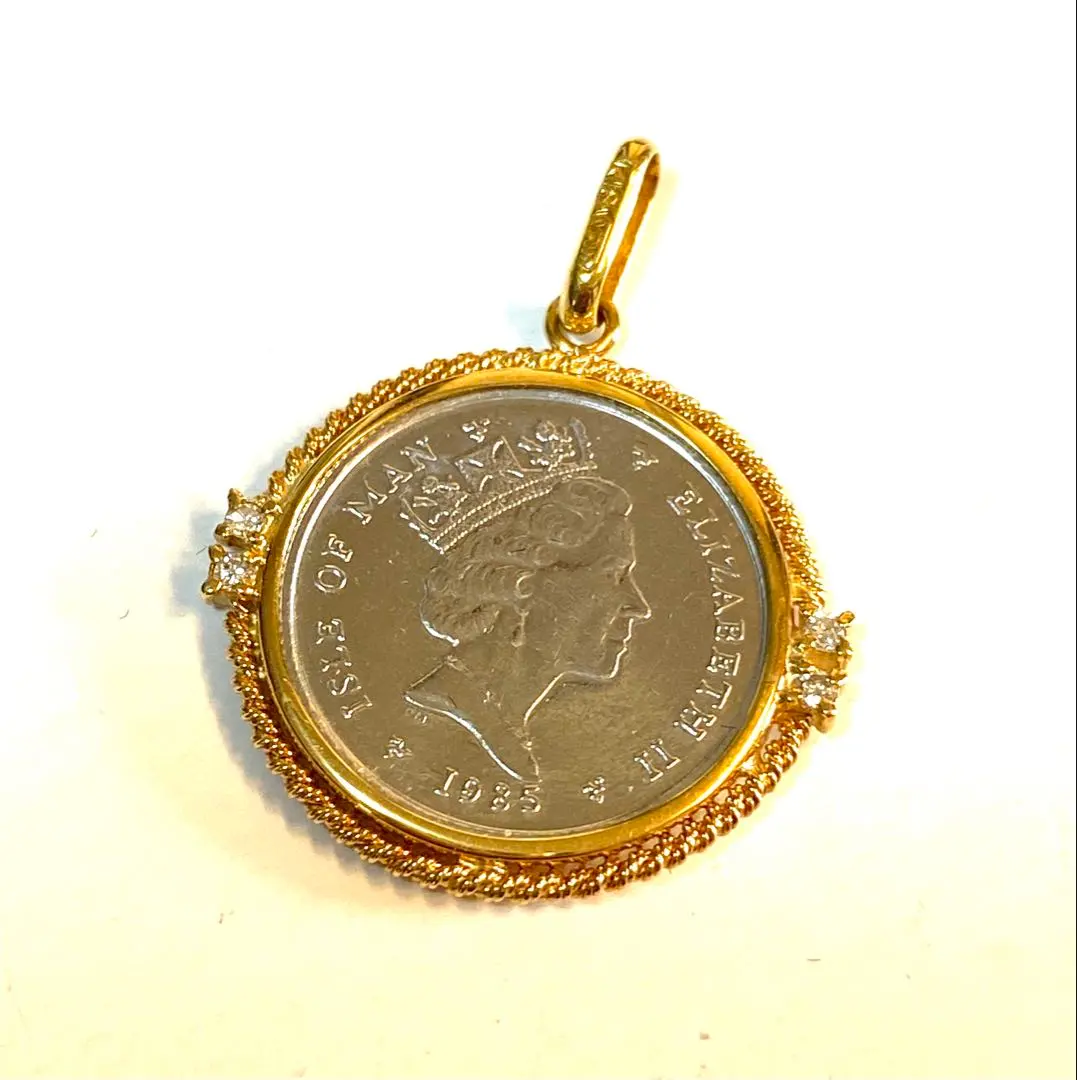 Thumbnail of 1/10oz Platinum Coin K18YG Frame Pendant Top Diamond Elizabeth