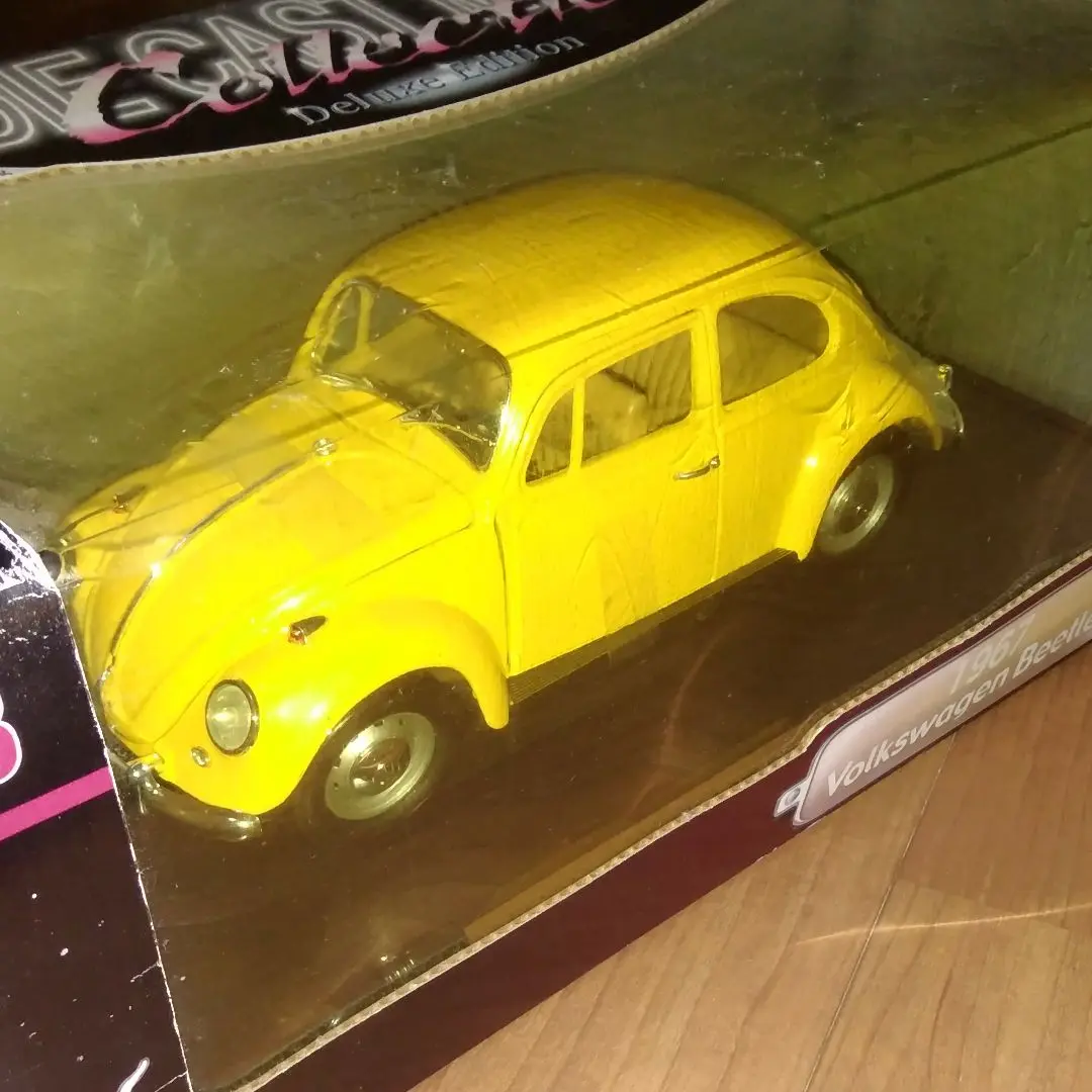 新品未使用　Road Signatur ワーゲン　ビートル　1/18 ミニカー Amazon.co.jp: ミニカー スケールモデルカー 1:18