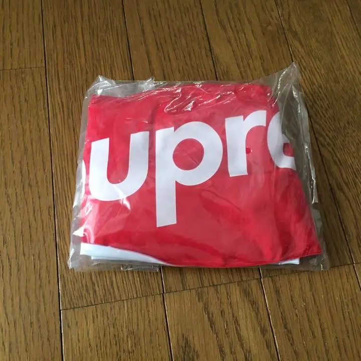 2025年最新】SUPREME ビーチボールの人気アイテム - メルカリ