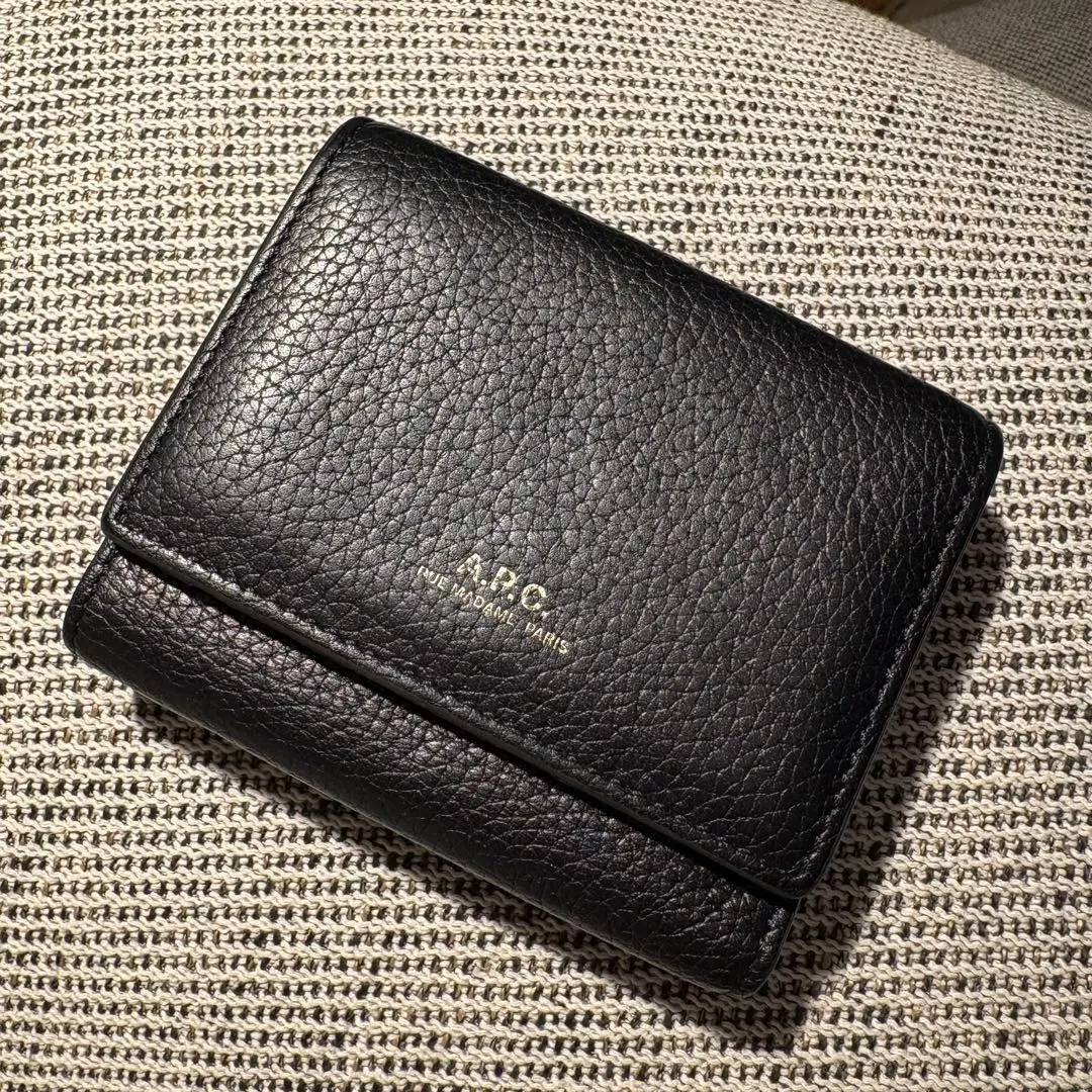 シンバクン専用お値下げA.P.C アーペーセー ブラックレザー 三つ折り財布 シンバクン専用お値下げA.P.C アーペーセー ブラックレザー 三