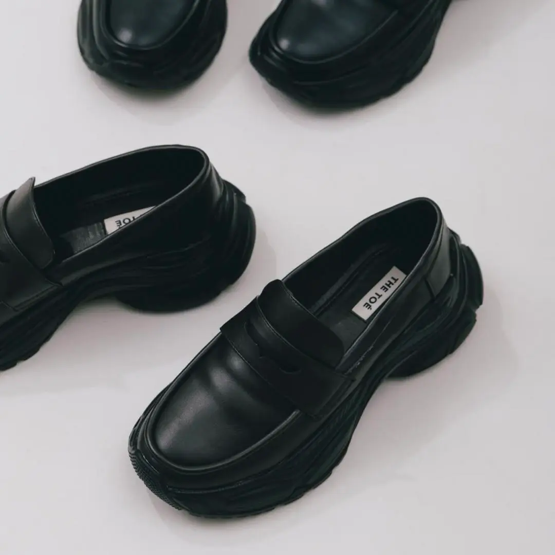 【美品】THE TOE Covent loaferブラックレザー ローファー厚底 2025年最新】COVEN loaferの人気アイテム - メルカリ