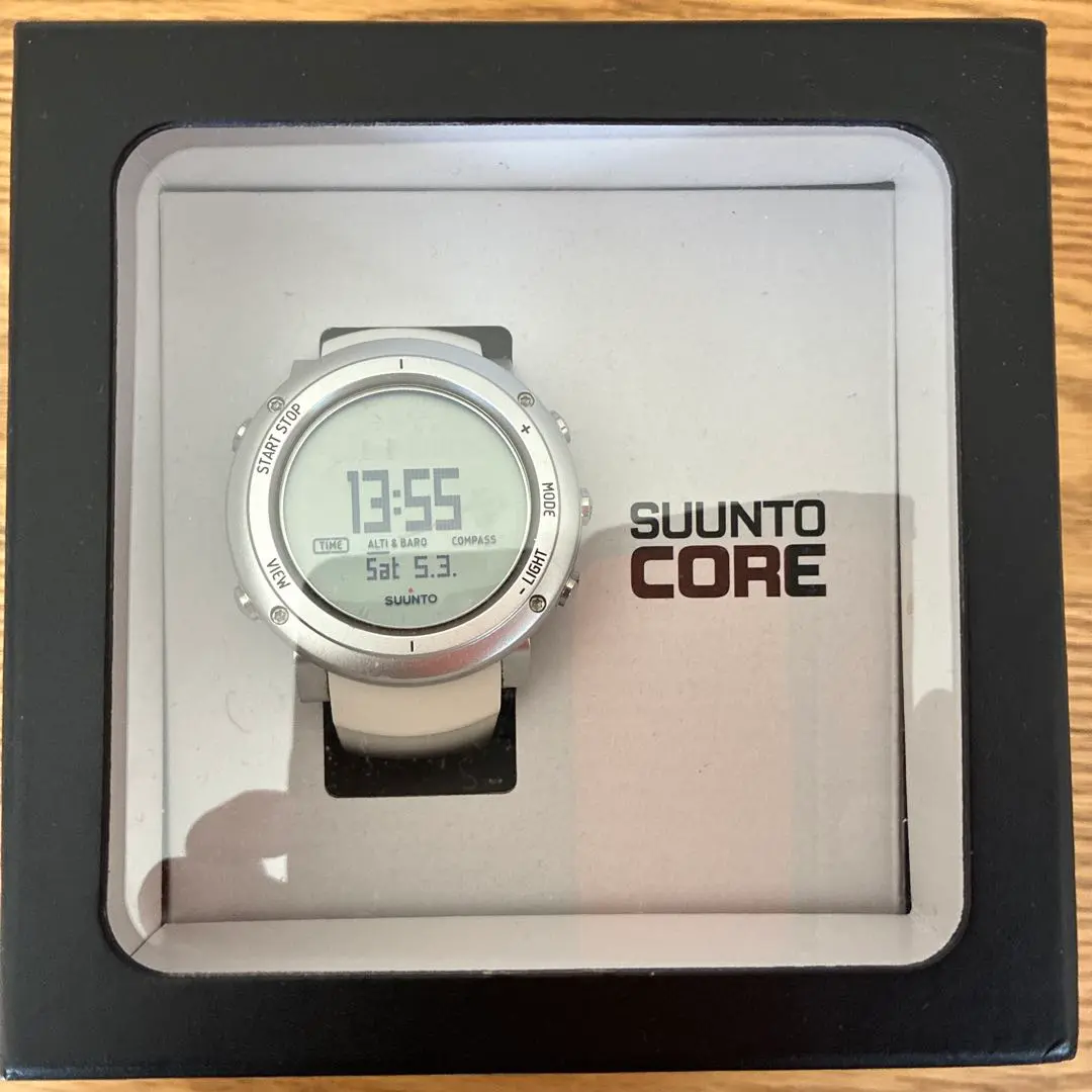 スント　コア　ピュアホワイト　予備遊環付き Suunto Core Pure White (スント コア ピュア ホワイト)
