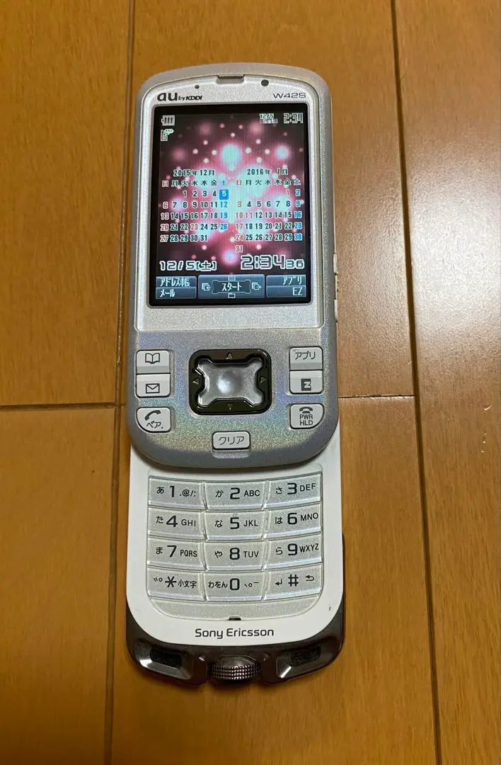 【レア】2台セット　ソニーエリクソン　ウォークマン携帯　W42S 人気のホワイト レア】2台セット ソニーエリクソン ウォークマン携帯 W42S 人気