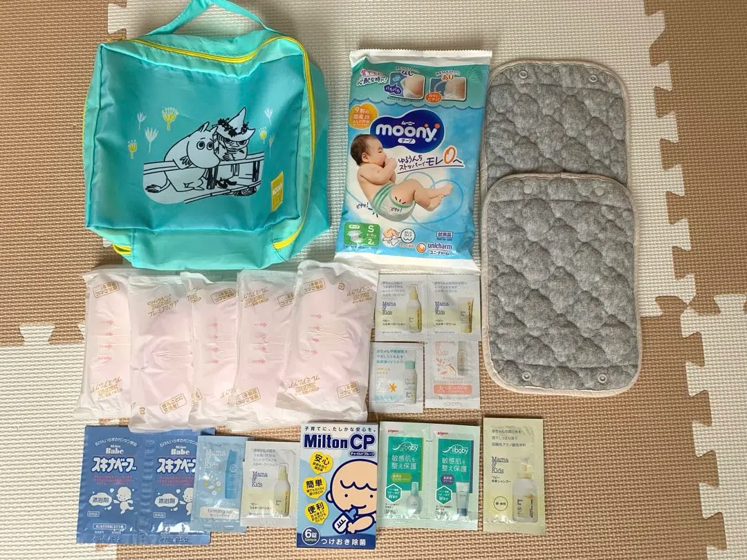 嬰兒用品 樣品 抱嬰帶口水巾 促銷 出產準備 的縮圖