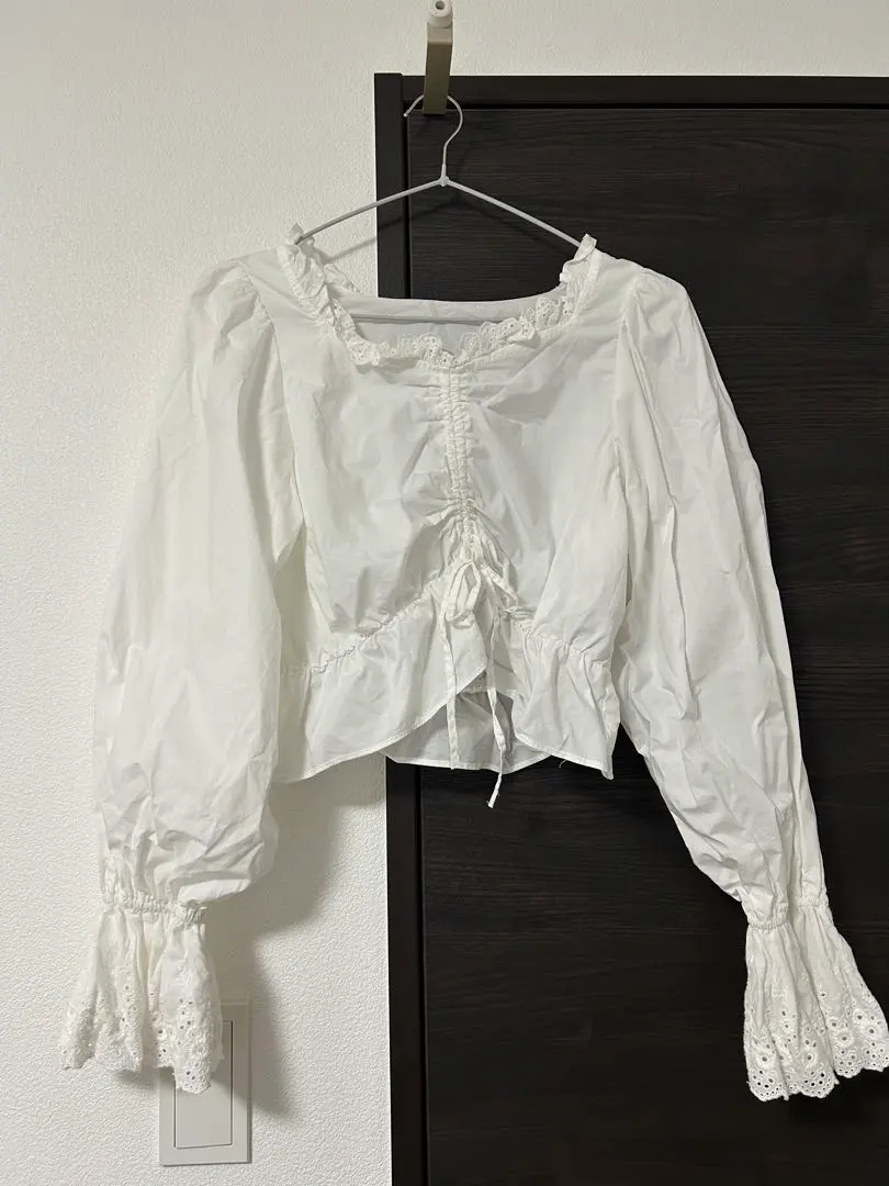 NICE CLAUP 白色花邊襯衫 的縮圖