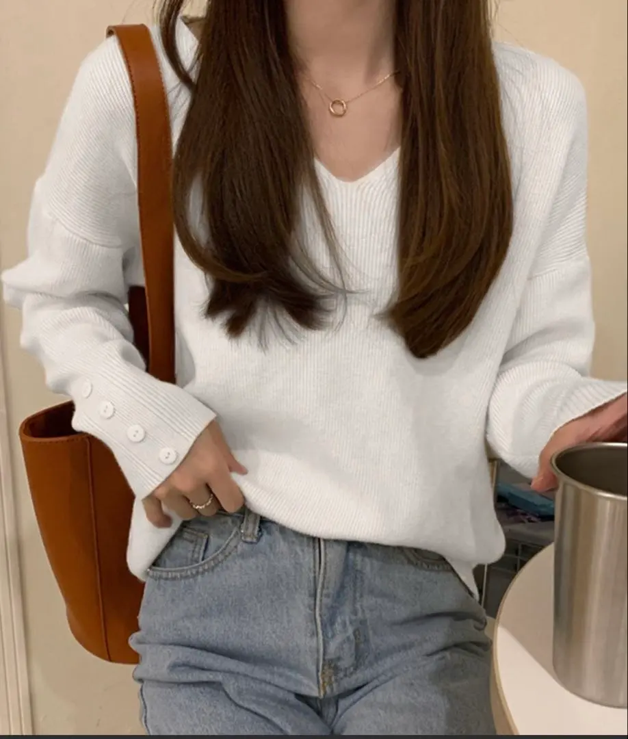 袖口鈕扣V領坑紋針織衫 的縮圖