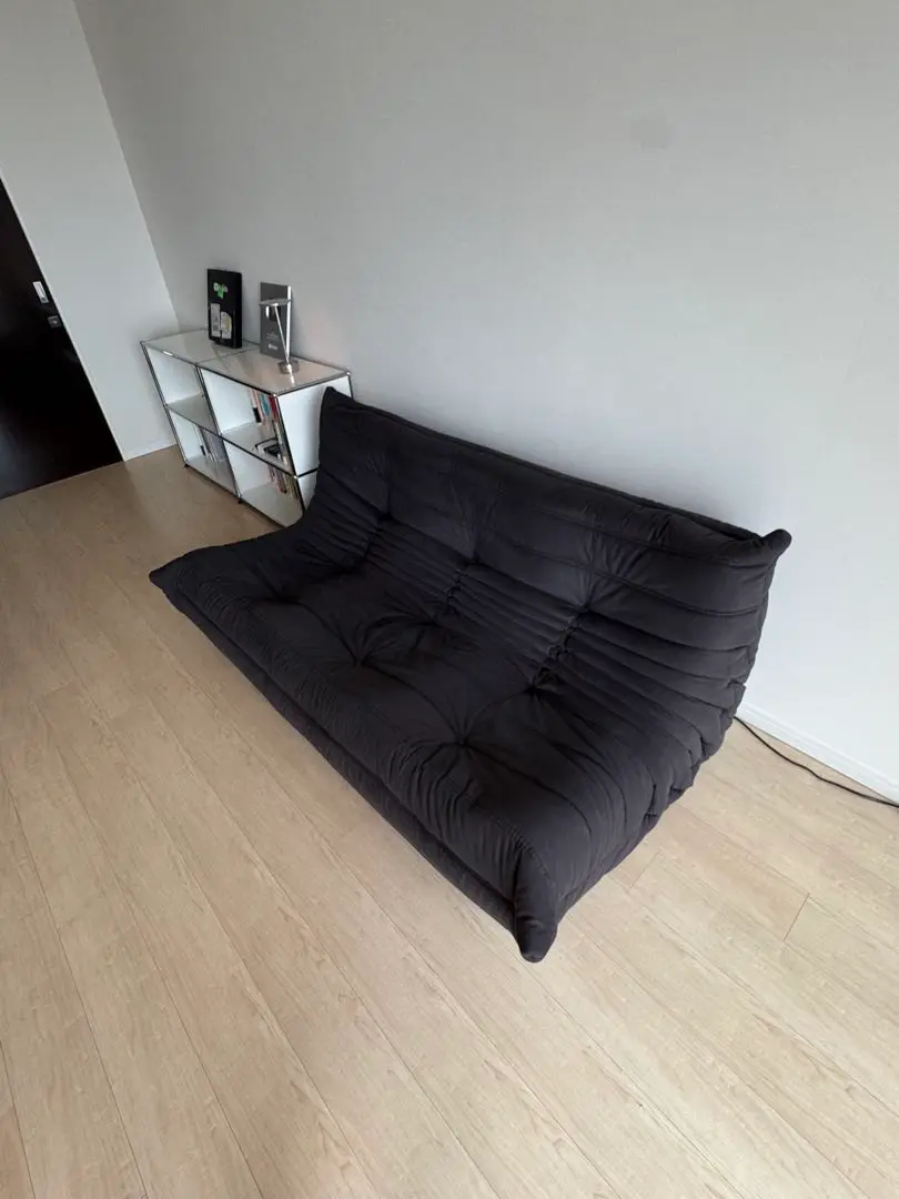 ひかりさま専用　正規品 現行黒タグ ligne roset TOGO 3P 2025年最新】ligne roset togo 3pの人気アイテム - メルカリ