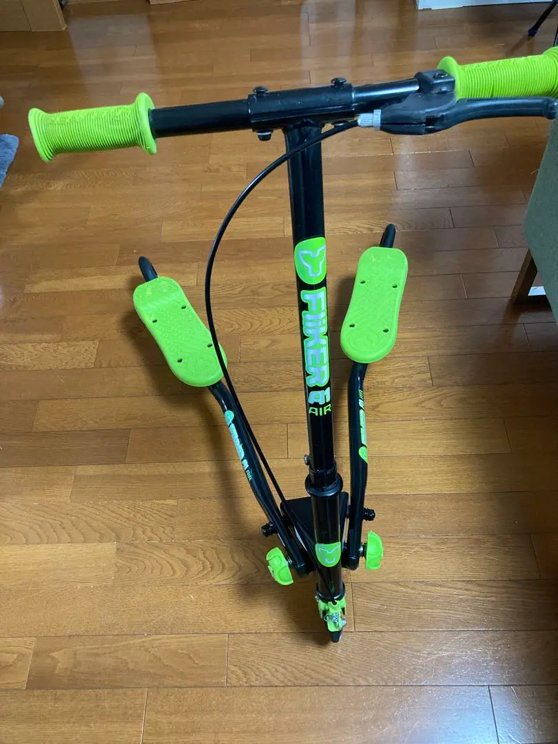 Y フリッカー A1 AIR Yvolution Y Fliker Air A1 GreenSwing Wiggle Scooter for Kids