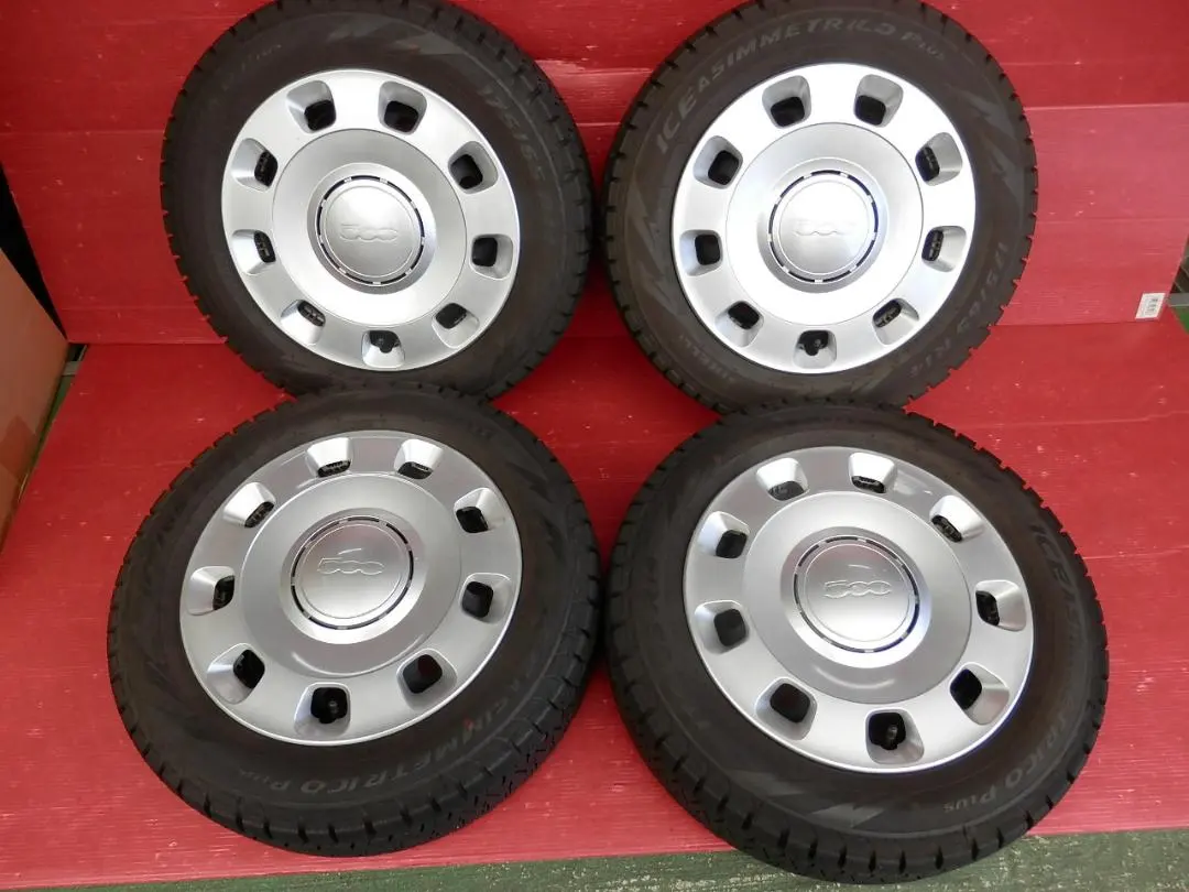 FIAT500 フィアット 純正スチールホイー ル スタッドレスタイヤ付き フィアット500純正スチールホイールに溝たっぷりの