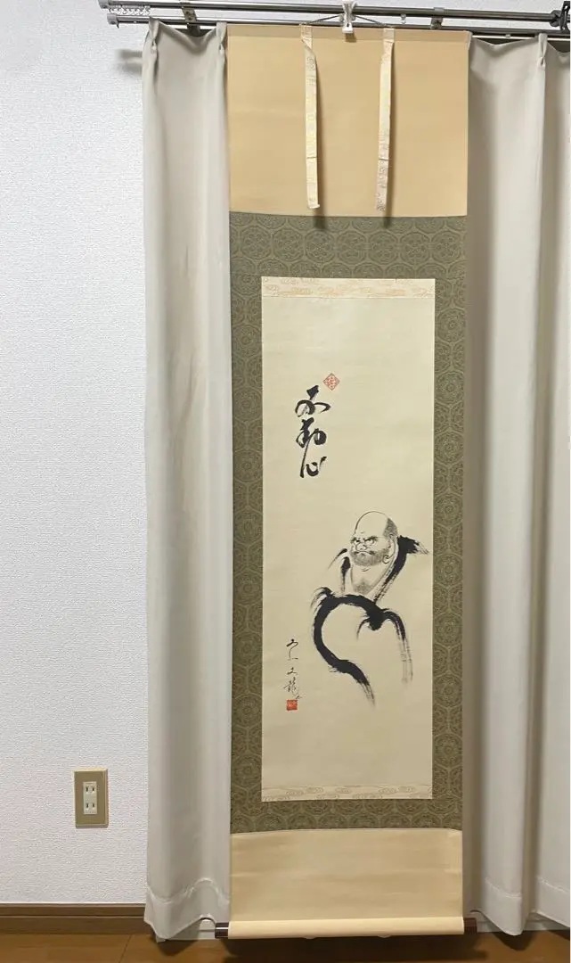 【真作】掛軸　達磨図　禅の精神　墨跡画　達磨大師の力強い表現　墨絵　Q2 真作】掛軸 達磨図 禅の精神 墨跡画 達磨大師の力強い表現 墨絵