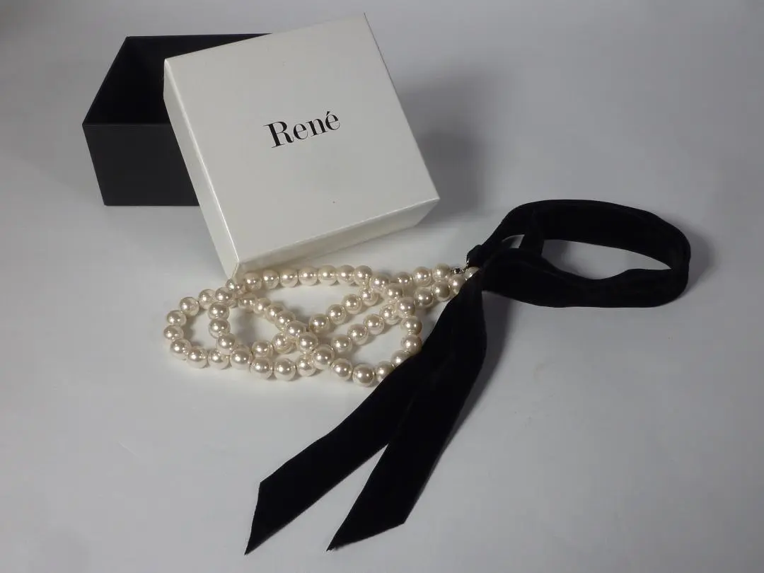 ルネ Rene ブローチ フェイクパール ジルコニア レディース 箱付き Rene ルネ ブローチ フェイクパール ビジュー シルバーカラー